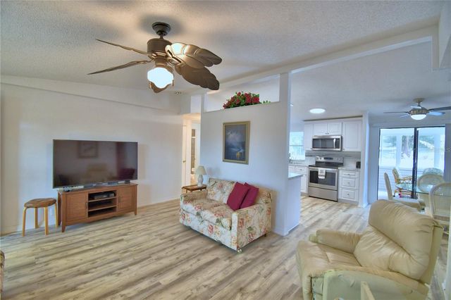 4802 COLONNADES CIRCLE E, Lakeland, FL 33811