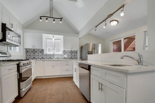12851 Clinton Street, Blue Island, IL 60406