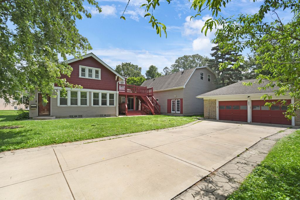 12851 Clinton Street, Blue Island, IL 60406