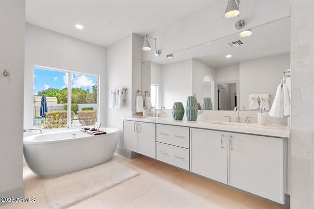 2251 N 32ND Street 27, Mesa, AZ 85213