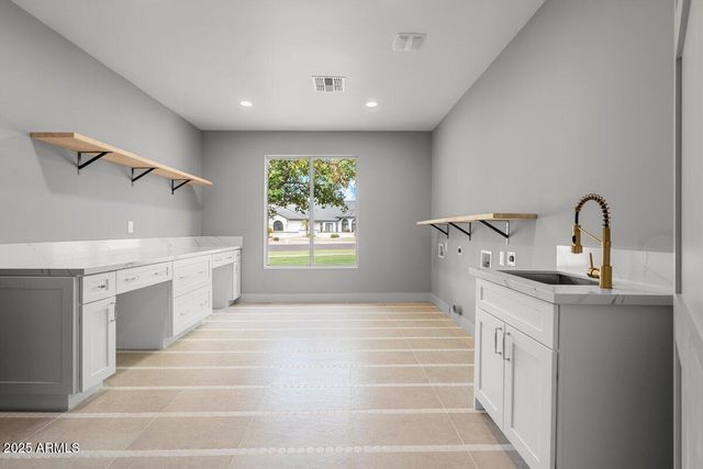 2251 N 32ND Street 27, Mesa, AZ 85213