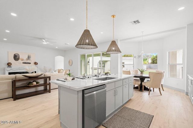 2251 N 32ND Street 27, Mesa, AZ 85213