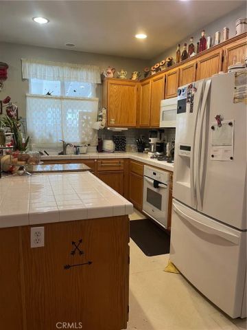 12962 Newport, Hesperia, CA 92344