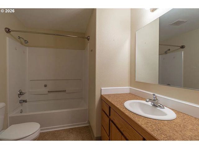 1414 BRANDT Rd F-39, Vancouver, WA 98661