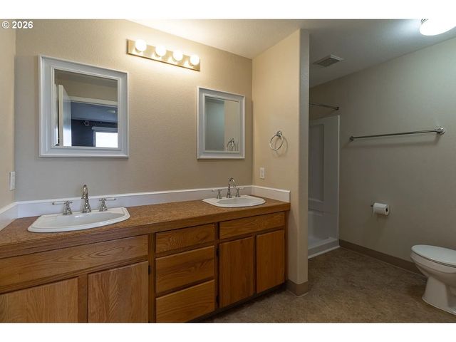 1414 BRANDT Rd F-39, Vancouver, WA 98661