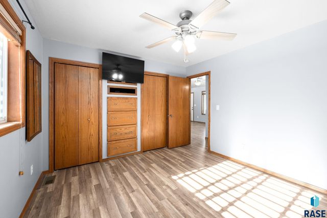 529 S Whitewood Ave Avenue, Sioux Falls, SD 57106