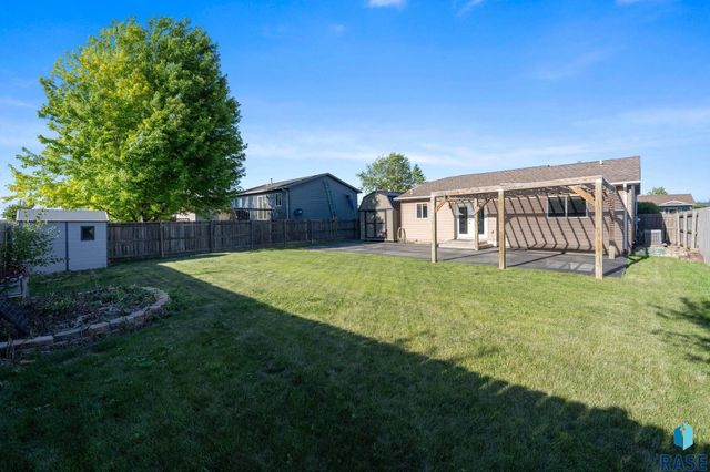 529 S Whitewood Ave Avenue, Sioux Falls, SD 57106