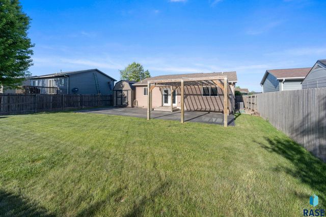 529 S Whitewood Ave Avenue, Sioux Falls, SD 57106