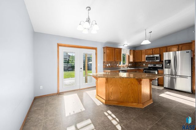 529 S Whitewood Ave Avenue, Sioux Falls, SD 57106
