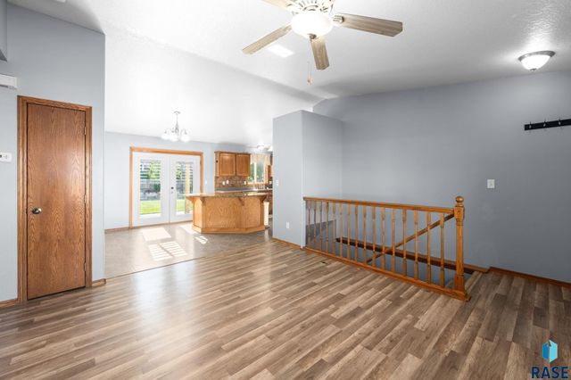 529 S Whitewood Ave Avenue, Sioux Falls, SD 57106