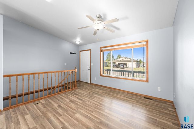 529 S Whitewood Ave Avenue, Sioux Falls, SD 57106