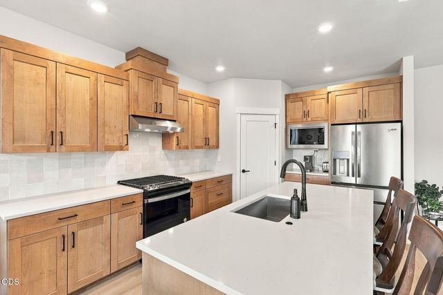 16691 Tannenhorst Drive, La Pine, OR 97739