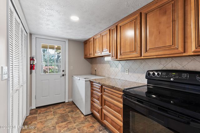 9138 SW 71ST Street, Hampton, FL 32044