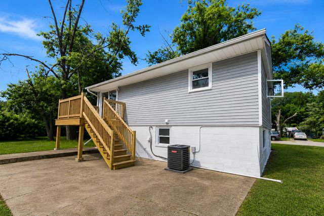 3525 John Street, Steger, IL 60475