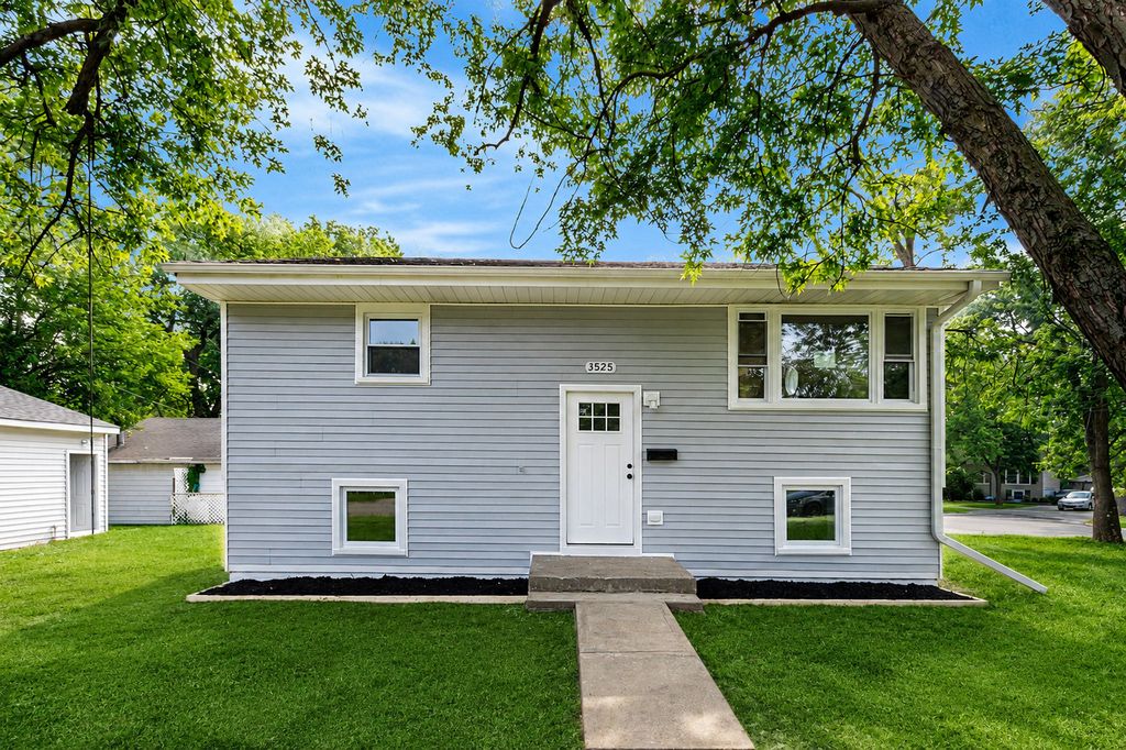3525 John Street, Steger, IL 60475