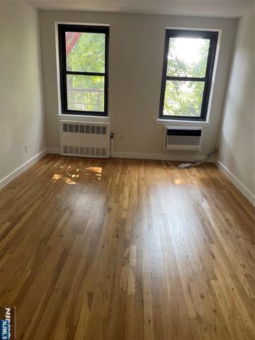 1541 Lemoine Avenue 3A, Fort Lee, NJ 07024
