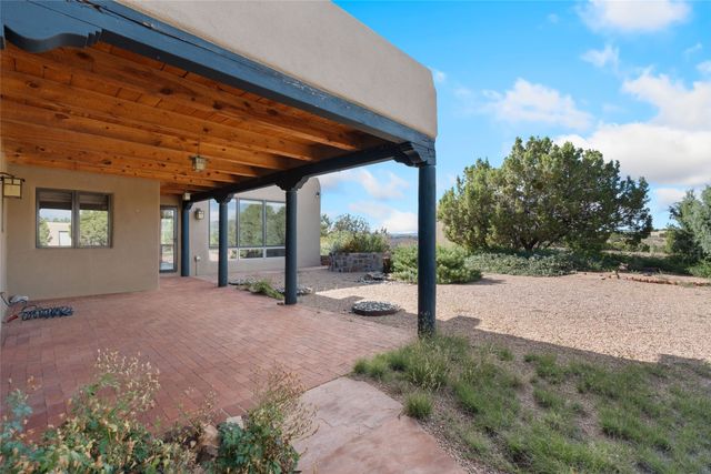 71 Camerada Loop, Santa Fe, NM 87508