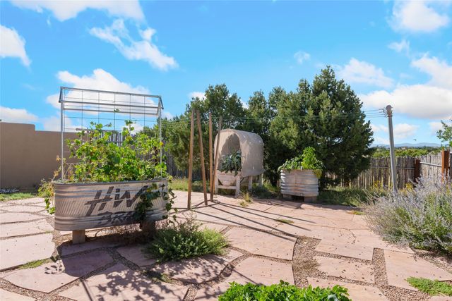71 Camerada Loop, Santa Fe, NM 87508