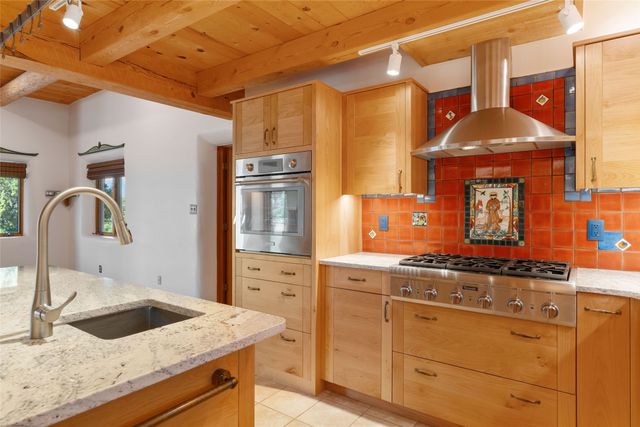 71 Camerada Loop, Santa Fe, NM 87508