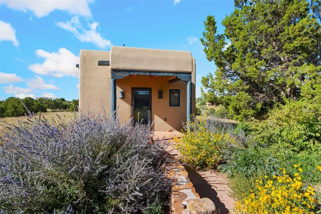 71 Camerada Loop, Santa Fe, NM 87508