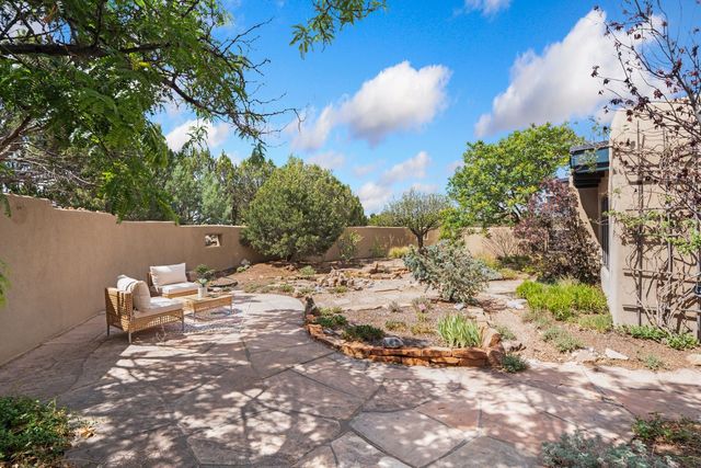71 Camerada Loop, Santa Fe, NM 87508