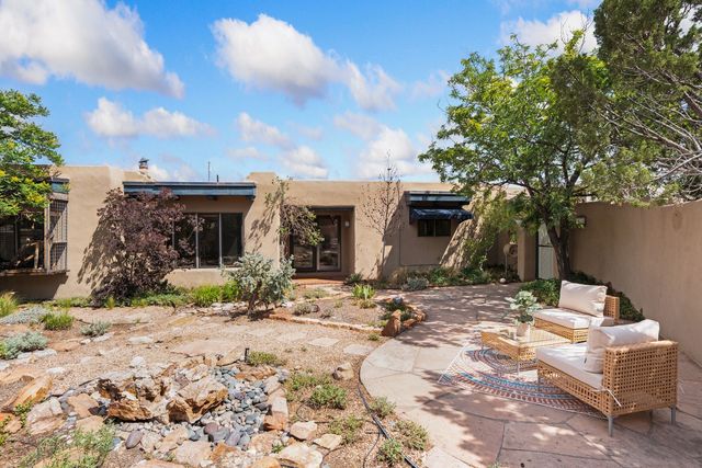 71 Camerada Loop, Santa Fe, NM 87508