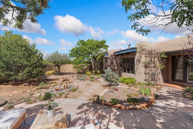 71 Camerada Loop, Santa Fe, NM 87508