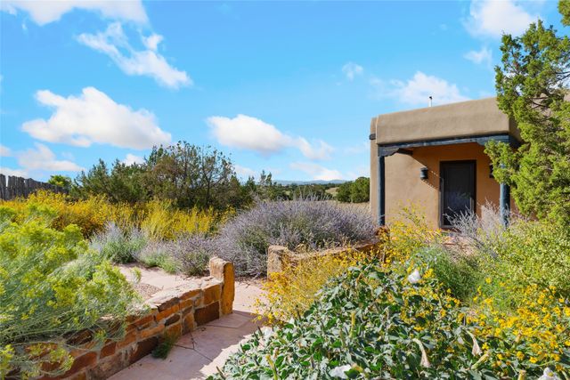 71 Camerada Loop, Santa Fe, NM 87508