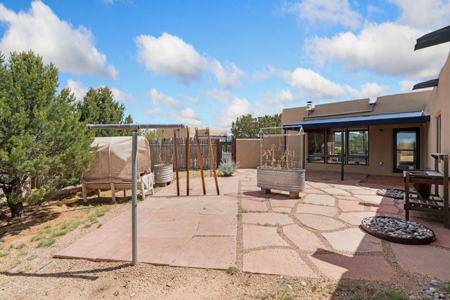 71 Camerada Loop, Santa Fe, NM 87508