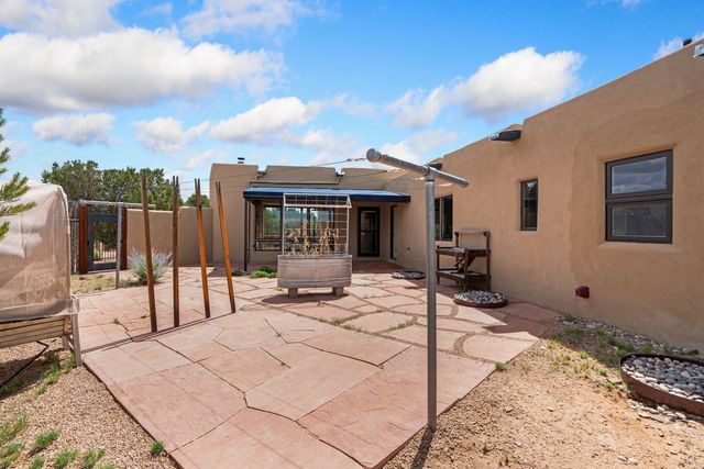 71 Camerada Loop, Santa Fe, NM 87508