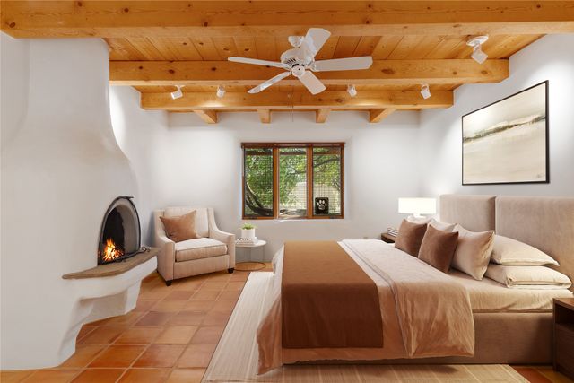 71 Camerada Loop, Santa Fe, NM 87508