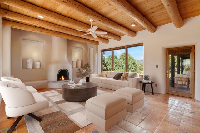 71 Camerada Loop, Santa Fe, NM 87508