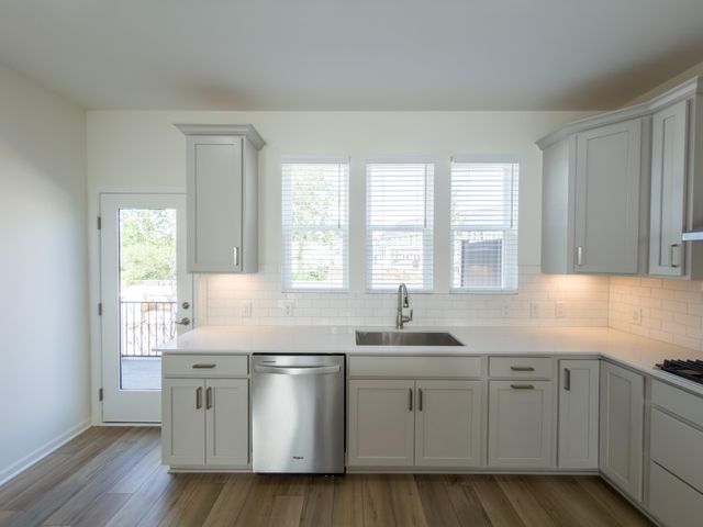 25552 Tolstoy Trail, Novi City, MI 48375