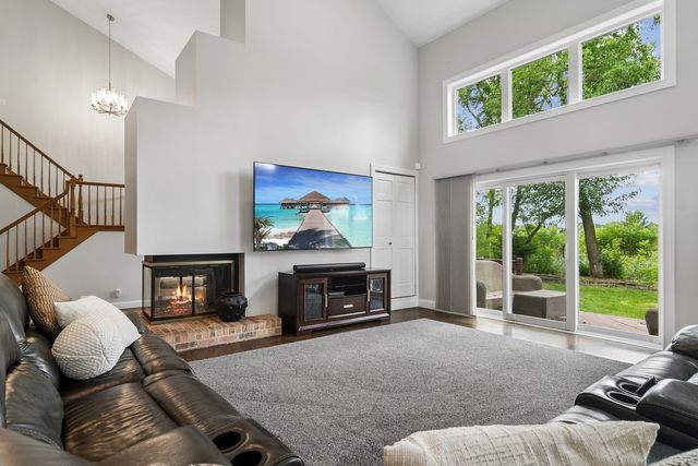 21680 Cambridge Drive, Kildeer, IL 60047