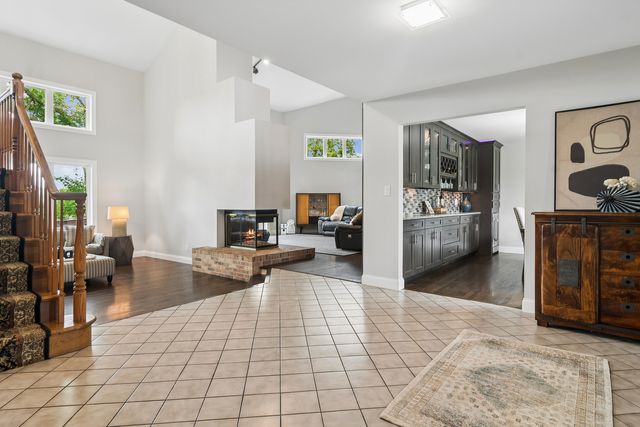 21680 Cambridge Drive, Kildeer, IL 60047
