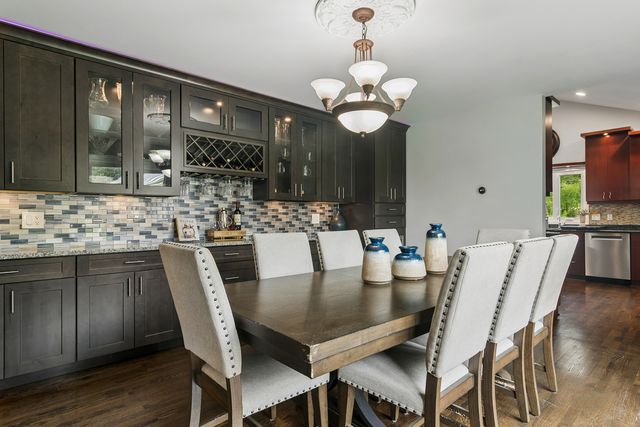 21680 Cambridge Drive, Kildeer, IL 60047