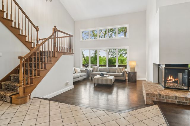 21680 Cambridge Drive, Kildeer, IL 60047