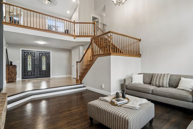 21680 Cambridge Drive, Kildeer, IL 60047