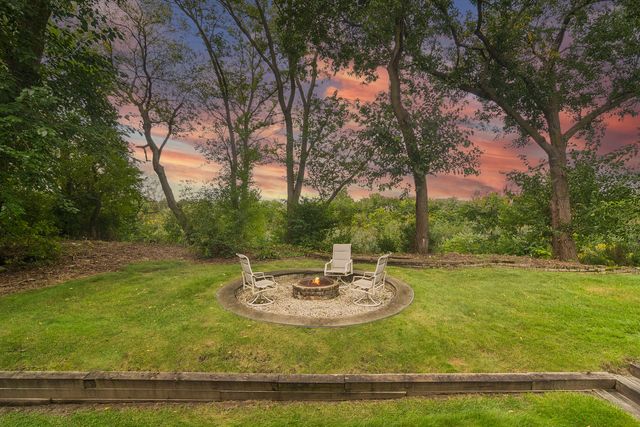 21680 Cambridge Drive, Kildeer, IL 60047