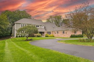 21680 Cambridge Drive, Kildeer, IL 60047
