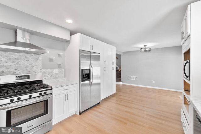 10 DURHAM TER, Eastampton, NJ 08060