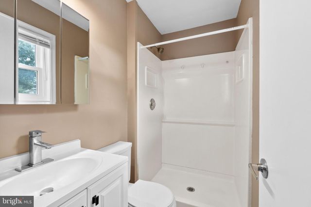 10 DURHAM TER, Eastampton, NJ 08060