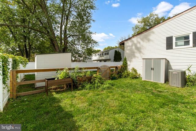 10 DURHAM TER, Eastampton, NJ 08060