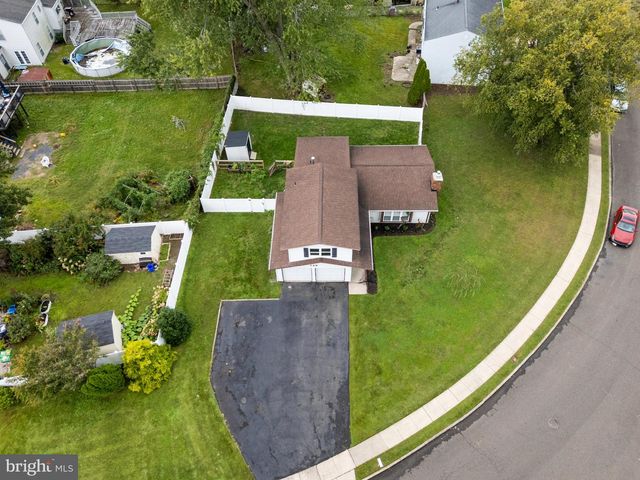 10 DURHAM TER, Eastampton, NJ 08060