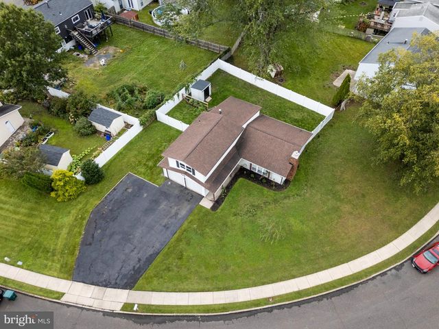 10 DURHAM TER, Eastampton, NJ 08060