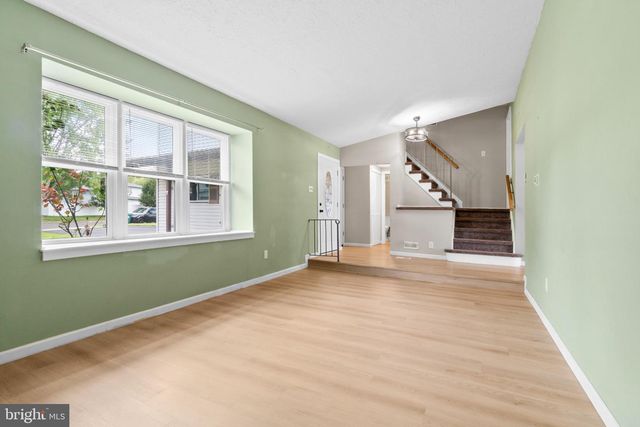 10 DURHAM TER, Eastampton, NJ 08060