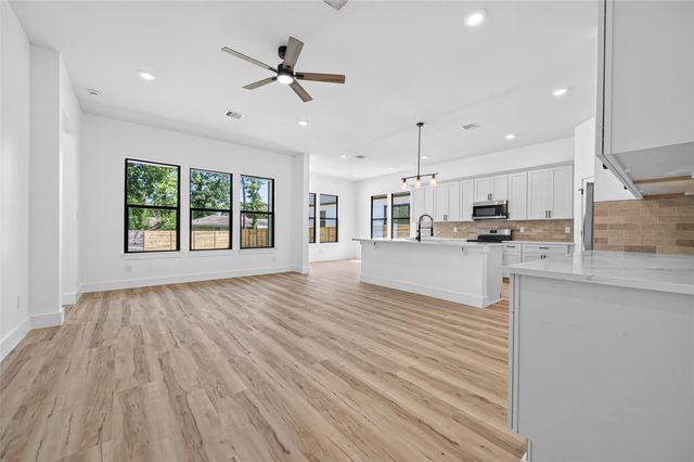 1424 Flamingo Street, Conroe, TX 77385