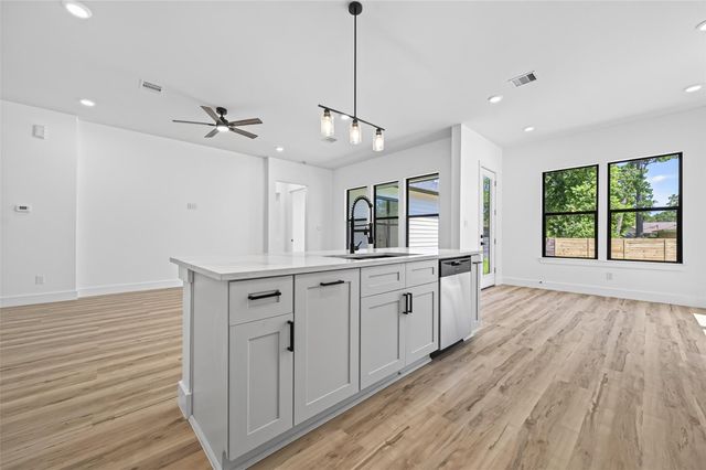 1424 Flamingo Street, Conroe, TX 77385