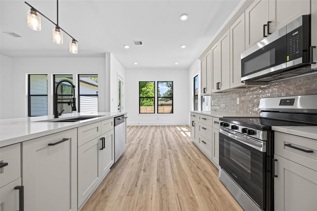 1424 Flamingo Street, Conroe, TX 77385