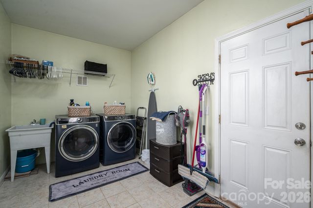 3272 Oak Ridge Circle, Lincolnton, NC 28092